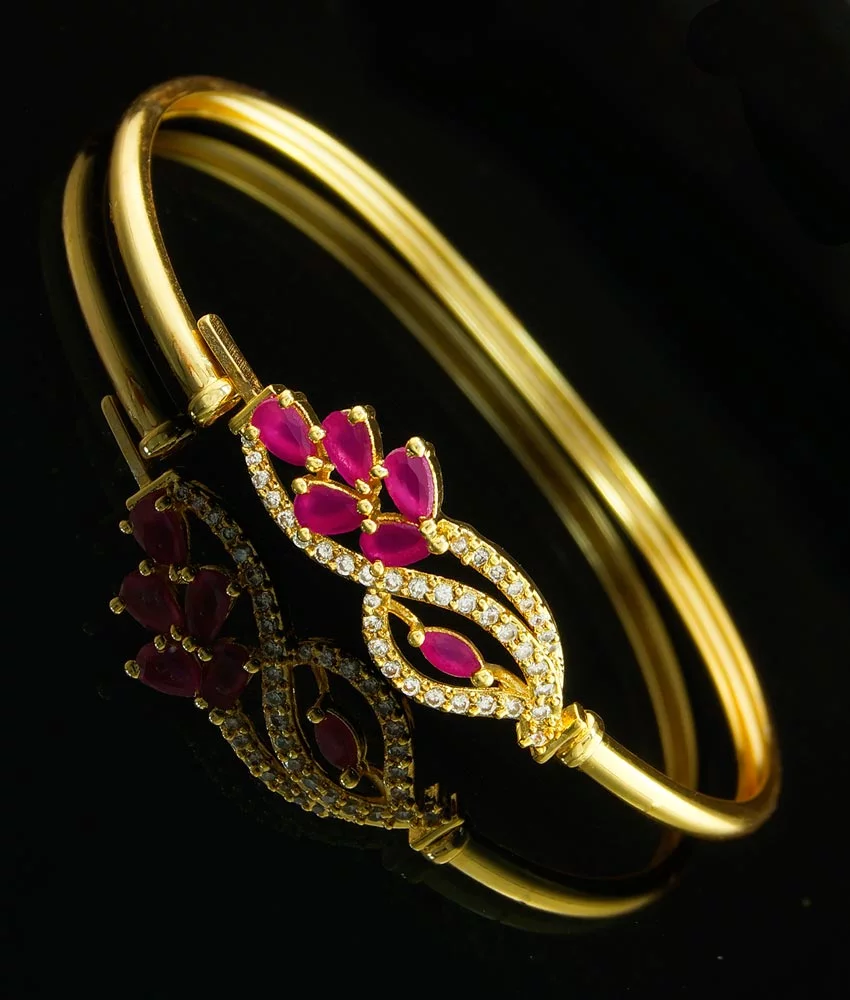 Lightweight Crystal Flower Design Bracelet – KHAISTA