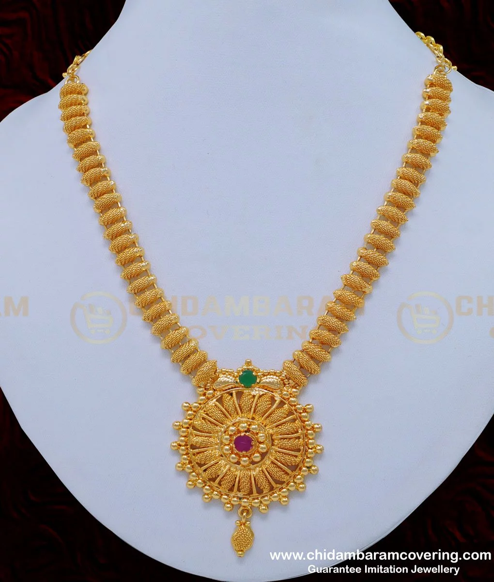 Buy Minimalist Unique shaped Pendant Designed Gold Necklace Set Online |  Minimalist Unique shaped Pendant Designed Gold Necklace Set by Manubhai.